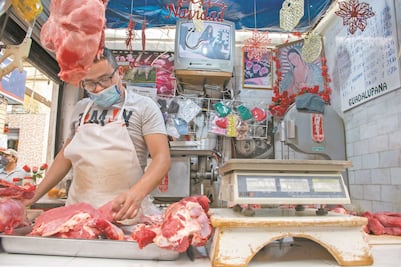 Mercado de La Cruz se queda sin festejar a la Virgen Morena