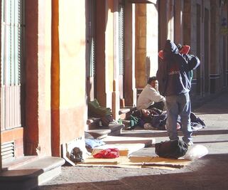 Abren investigación por niños que duermen en las calles de Querétaro