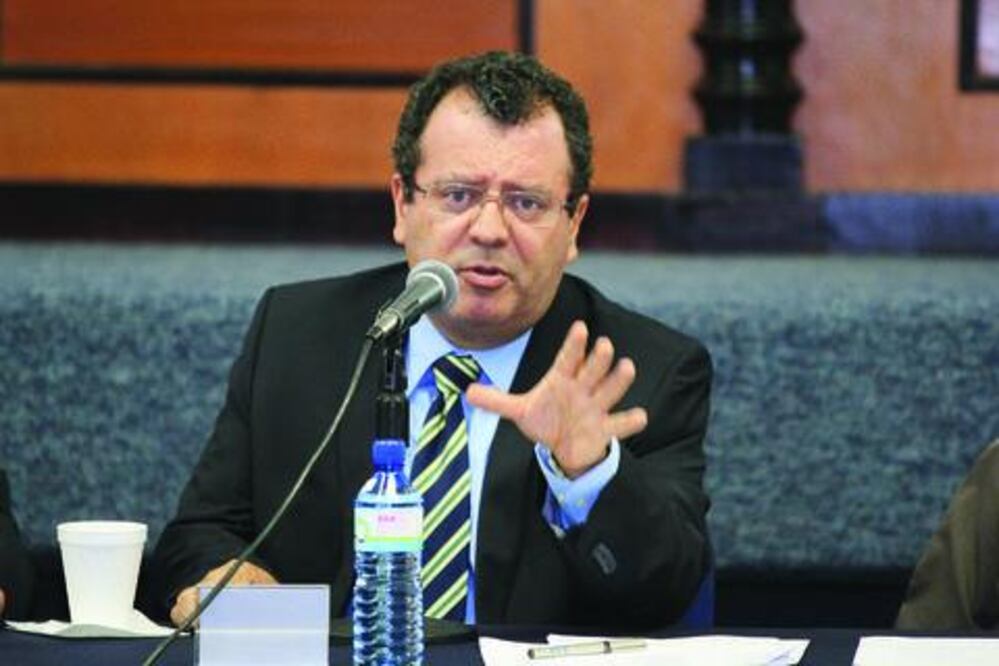 Sigue en pie visita del Gobernador a sesión de consejo 