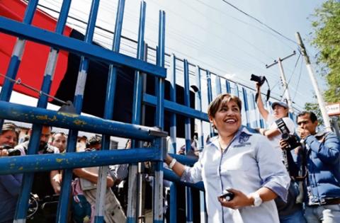 Retiramos banderas, ahora deben cumplir