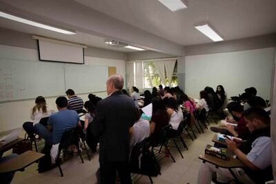 Implementa UAQ auditoría de asistencias para maestros 