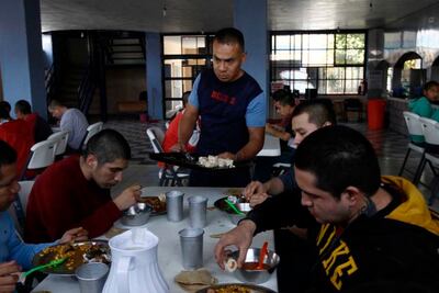 Gestionan apoyos para centro de rehabilitación