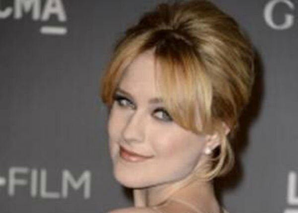 Actriz aclara que pese a boda aún es bisexual