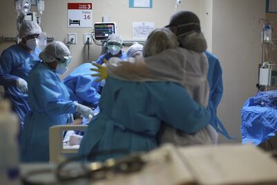 Hay cerca de 900 muertos por coronavirus en Querétaro