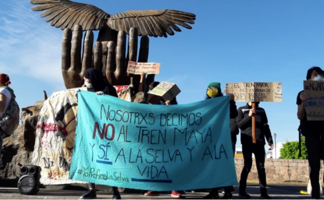 Protestan en Michoacán por visita de AMLO