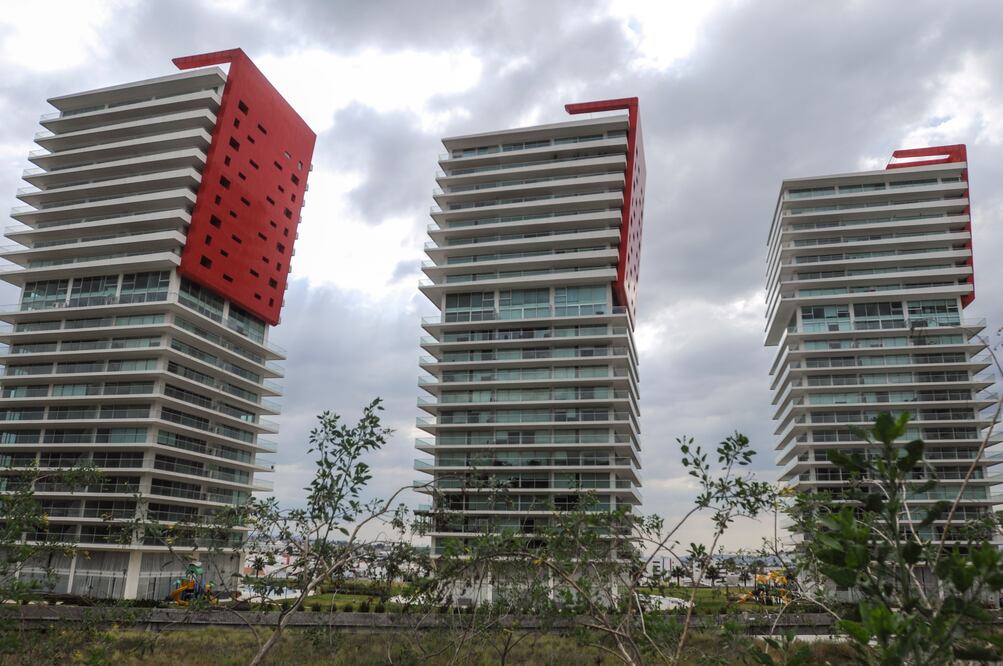 MAV: plaza aún adeuda predial y otros impuestos