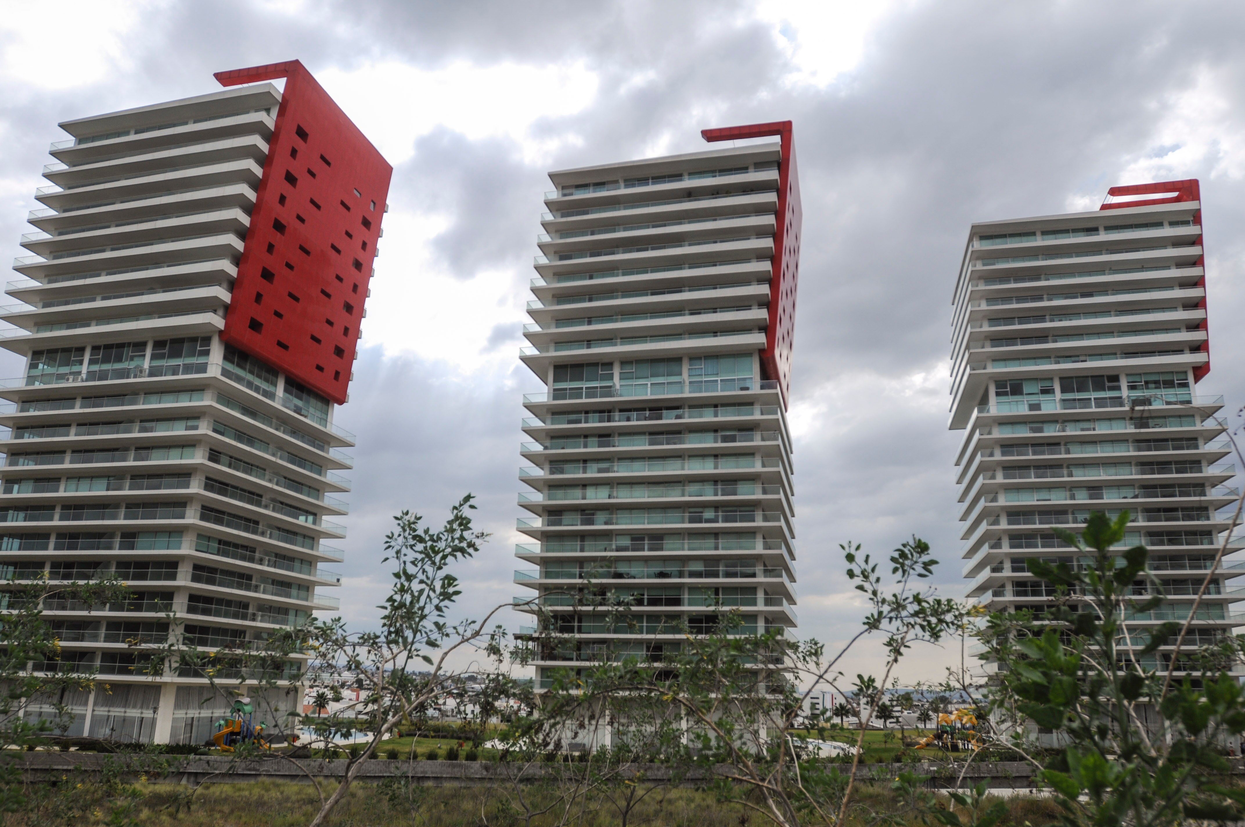 MAV: plaza aún adeuda predial y otros impuestos