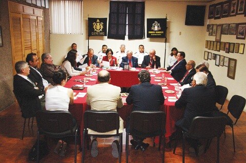 Ayuntamiento dará 1.4 mdp a bomberos