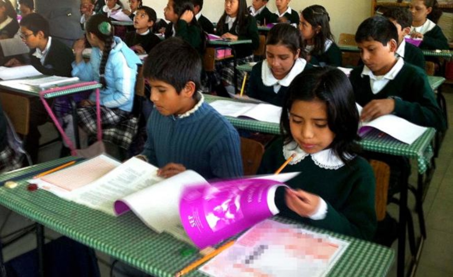 Llevan caso Ayotzinapa a los libros de texto