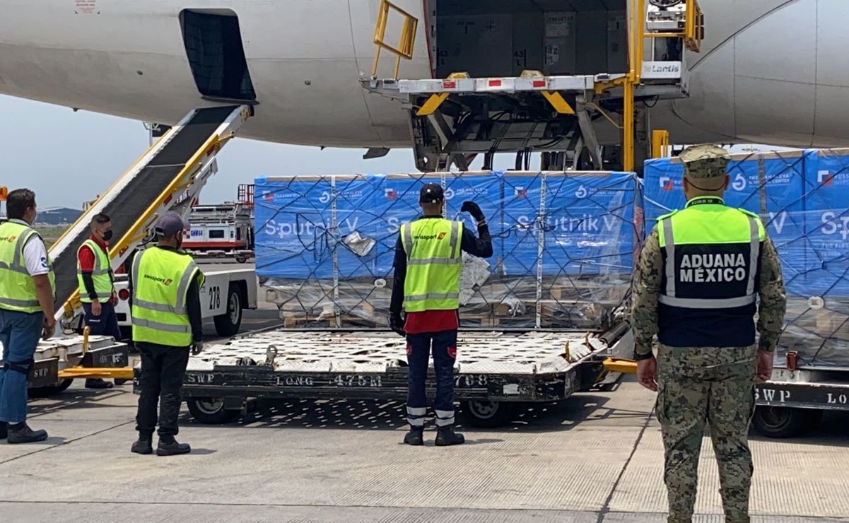 Llegan a México 500 mil dosis de vacunas contra Covid-19 Sputnik V