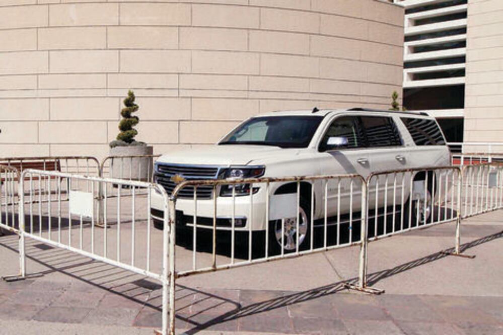 Compran camioneta blindada de la capital