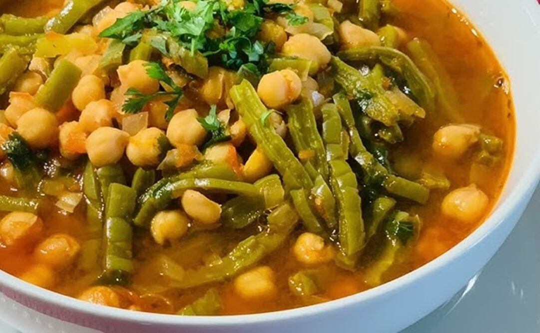 Nopales de santo: platillo otomí de Querétaro que une fe, sabor y tradición en las fiestas del semidesierto queretano. Foto: Cocineros Mexicanos.