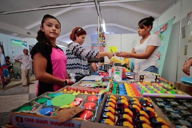 Para tratar de mitigar las pérdidas, algunos comercios establecidos prefieren no recibir billetes de mil pesos (OBTURE PRESS)