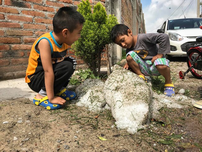 Tláloc  atormenta a vecinos de La Griega con fuerte granizo