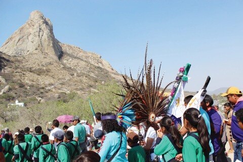 Tradición y fe en Peña de Bernal