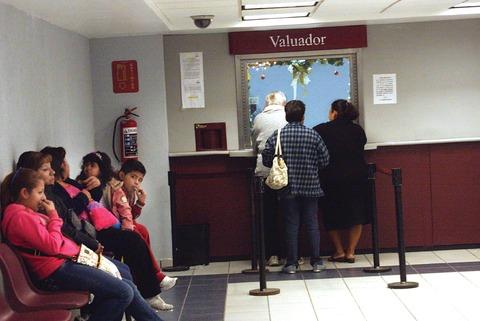 Alerta Profeco sobre casas de empeño irregulares