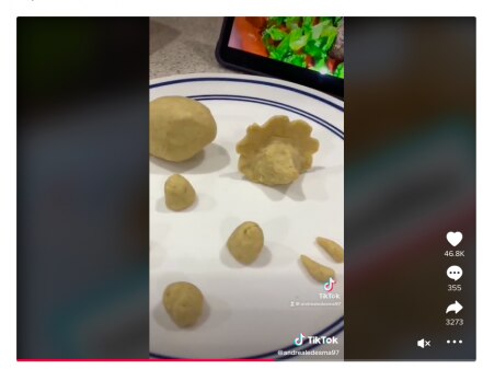 Joven queretana enseña a preparar dinoquesadillas en la freidora de aire