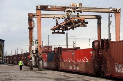 Exportaciones a EU aportan 30% al PIB estatal: Sedesu