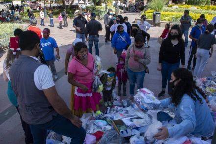 Solidaridad. Donan artículos a familias