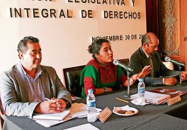 Denuncian extorsión a migrantes