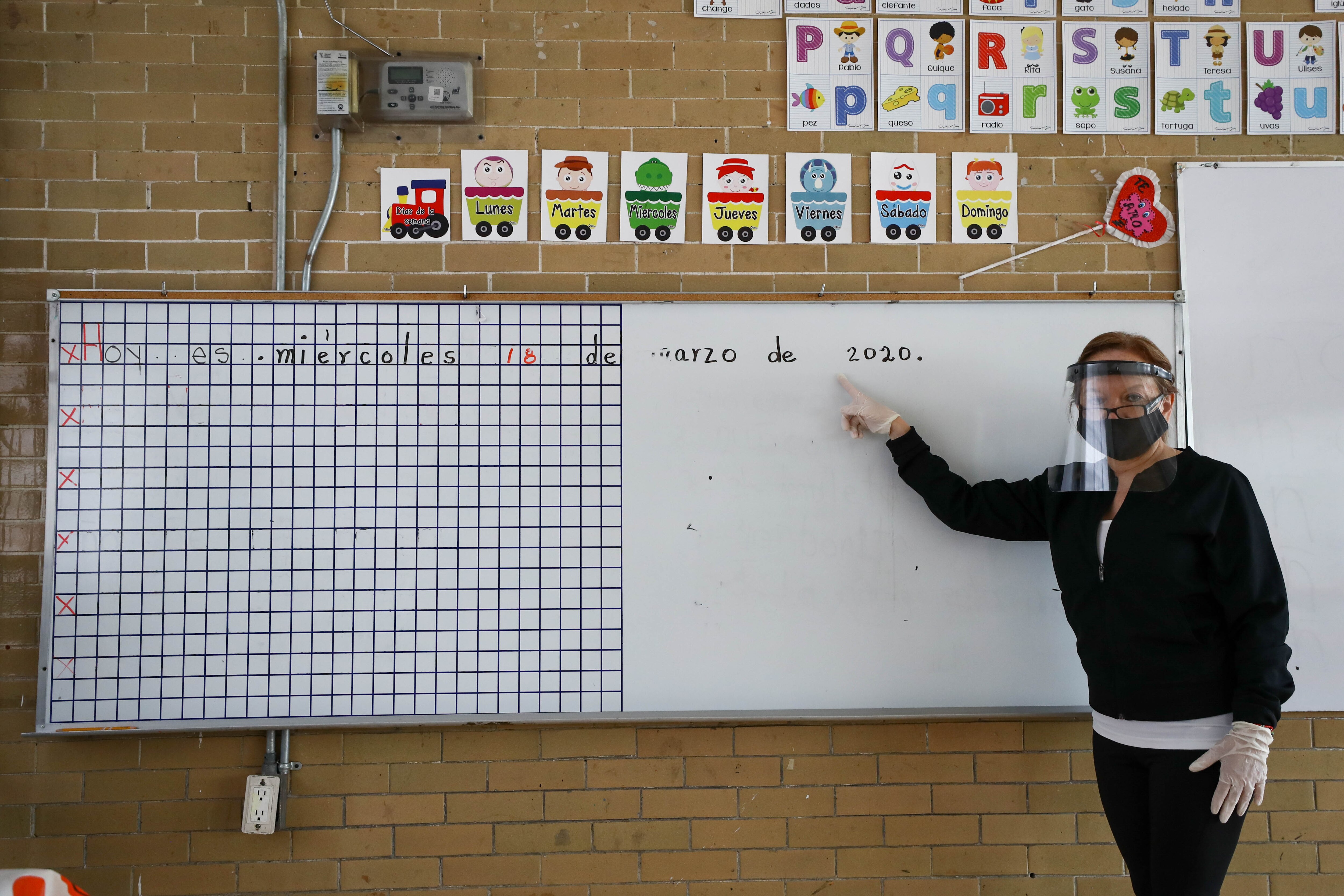 Padres de familia exigen el regreso a clases presenciales