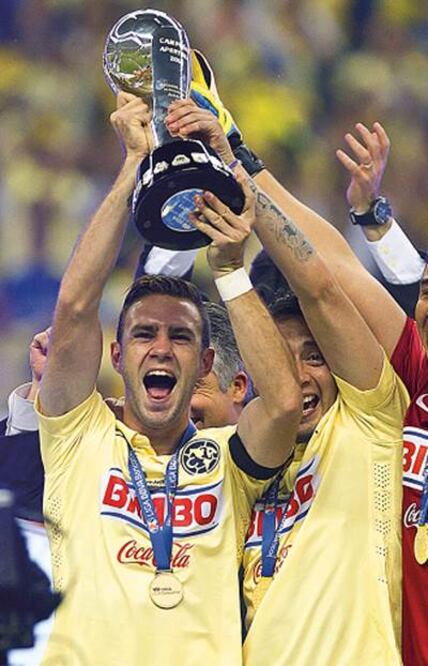 Campeones de polos opuestos