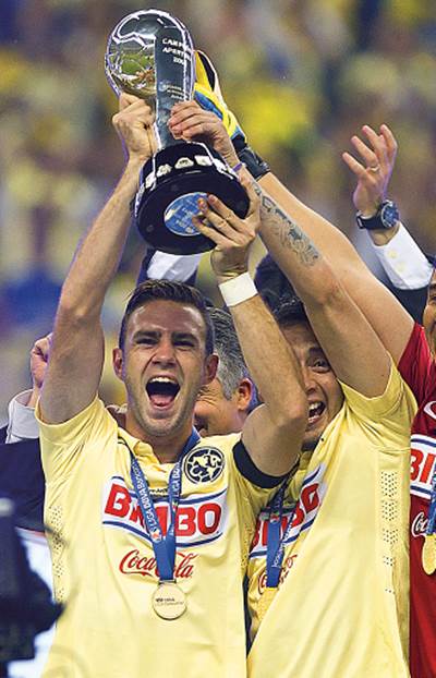 Campeones de polos opuestos