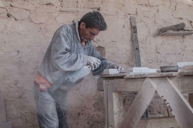 Marmoleros. Embellecen  las sepulturas