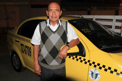 Operación de taxis ejecutivos confronta a gremio tradicional