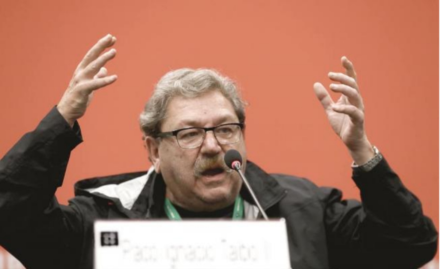 Piden a Taibo II ofrecer una disculpa pública