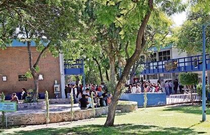  Negocian aumento  académicos de la UAQ