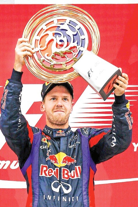 Sebastian Vettel da una zancada enorme