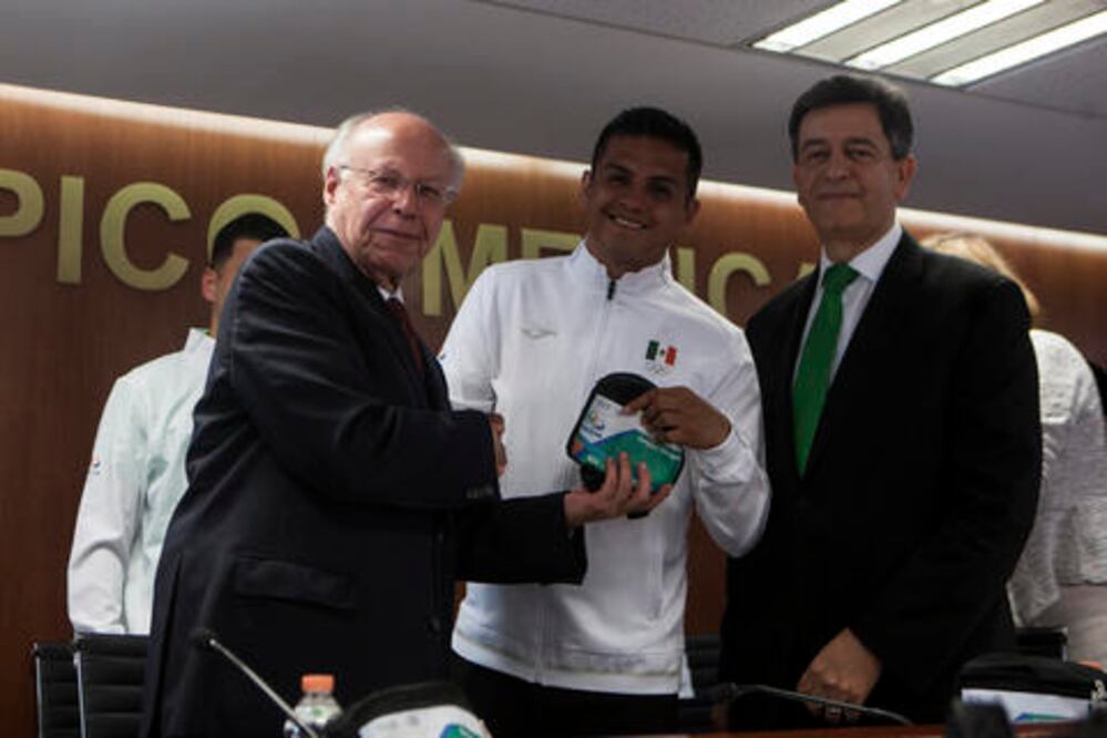 Protegerán a mexicanos de zika en JO