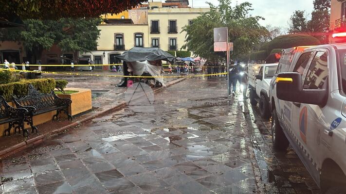 Explota transformador subterráneo en el Centro Histórico de Querétaro 
