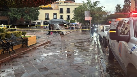 Explota transformador subterráneo en el Centro Histórico de Querétaro