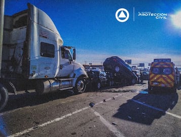 Atienden carambola en la autopista México-Querétaro