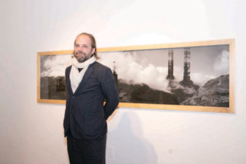 Huesos, foto de viaje y mural