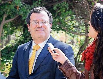 UAQ entrega equipo deportivo 