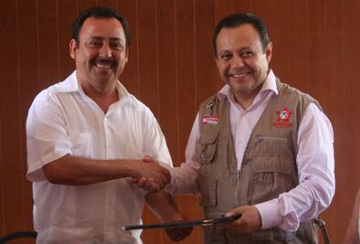 Entregan acuerdo Jalpan-Laredo