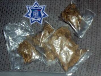 Aseguran a sujeto con droga 