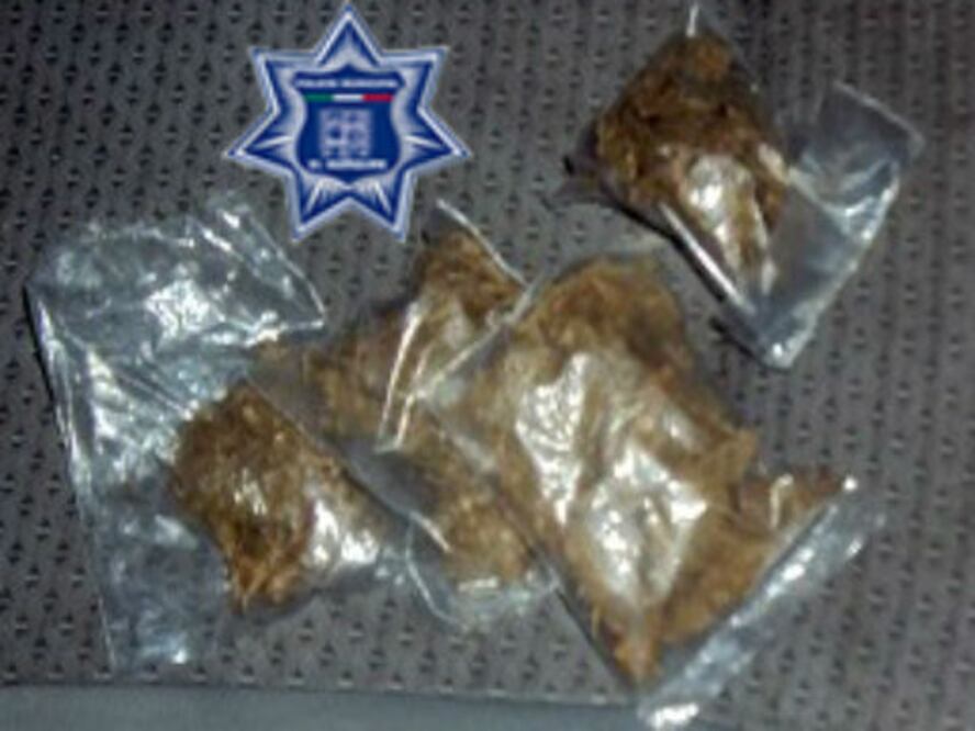 Aseguran a sujeto con droga