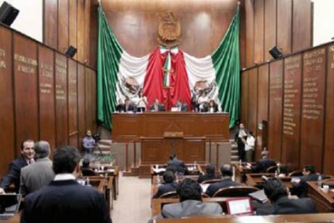 Diputados firman iniciativa