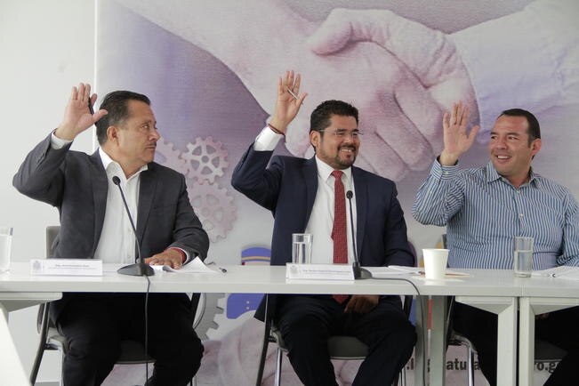 Piden garantizar pensión a deudos de policías