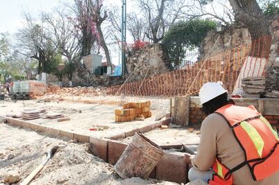 Rehabilitan banquetas con 185 mdp