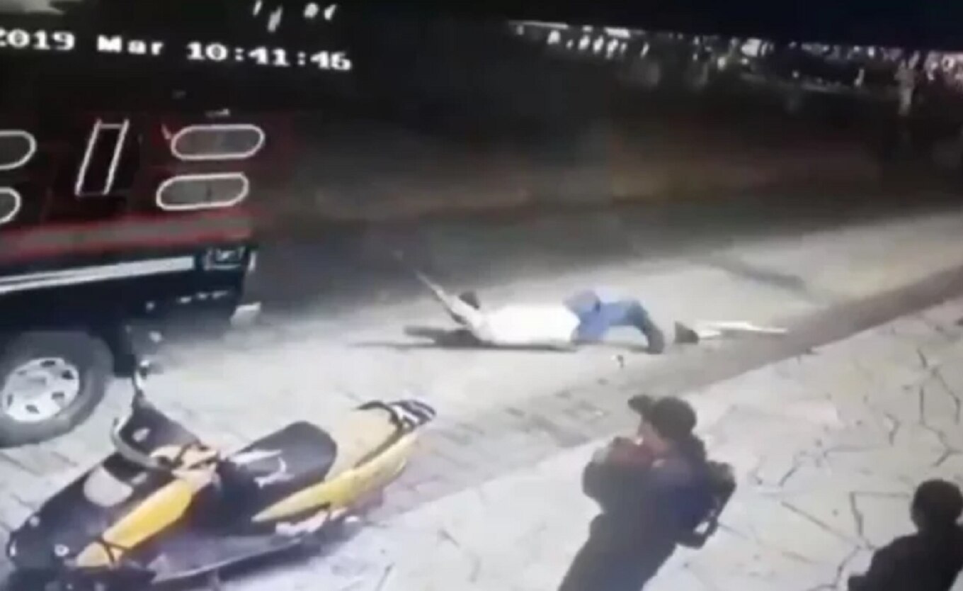 Así fue amarrado y arrastrado desde una camioneta alcalde en Chiapas