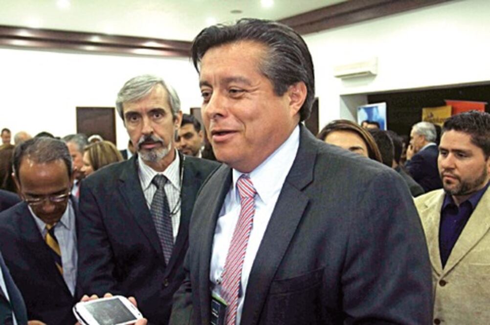 Apoya Canaco-Servitur comisión