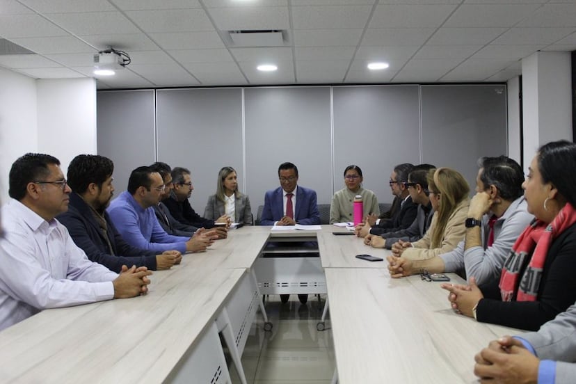 Rectoría de la UAQ ofrece 2.5% de alza salarial a los 2 sindicatos 