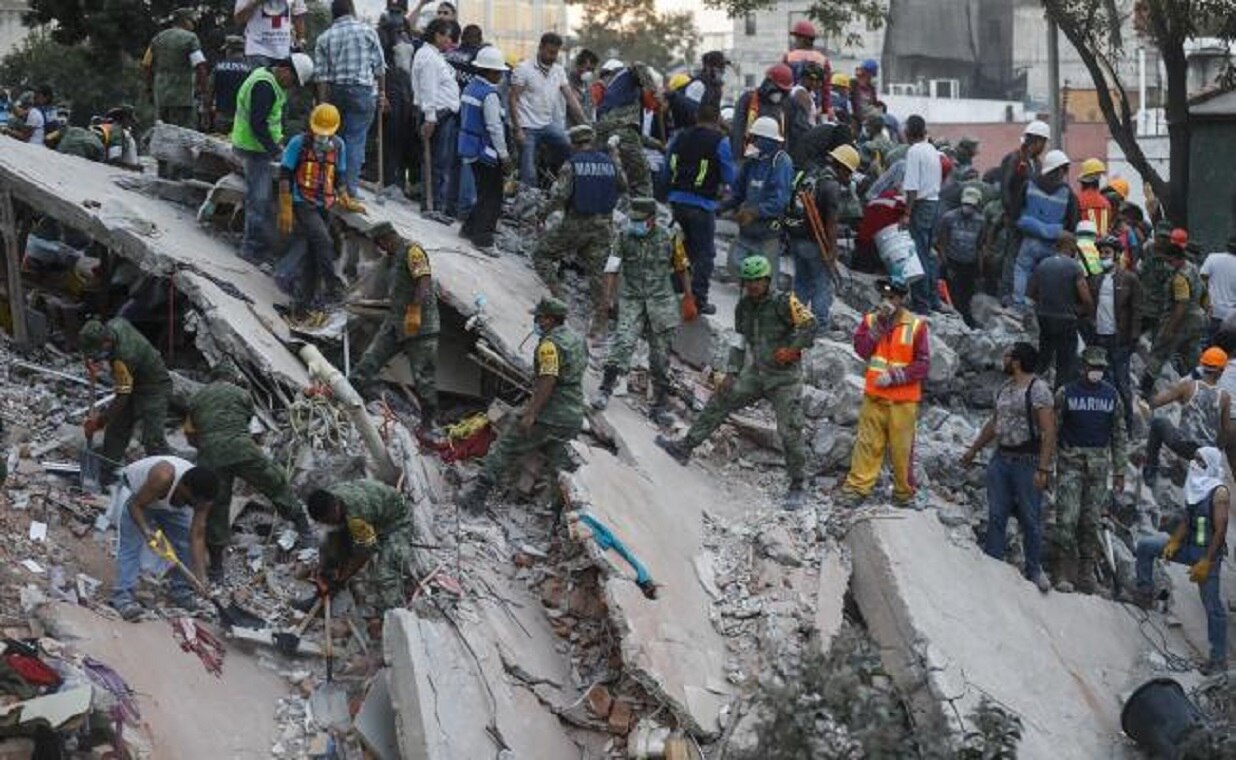 Protección Civil confirma 230 muertos tras sismo de 7.1