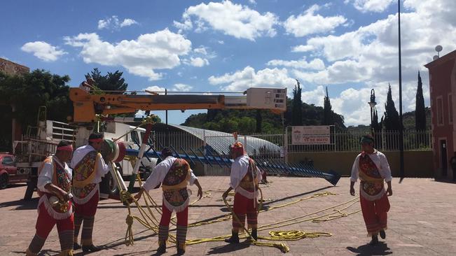 Voladores de Papantla realizan ritual de purificación en la Plaza San Pedro