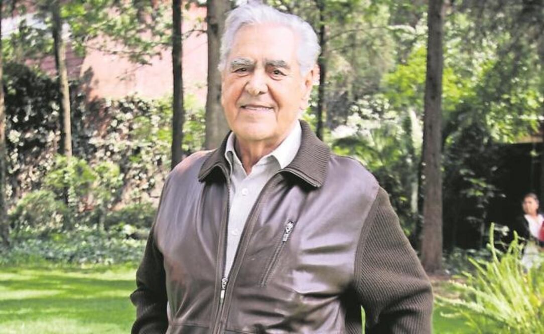 Eric Del Castillo ensaya para personificar a Dios en teatro. Foto: ARCHIVO EL UNIVERSAL